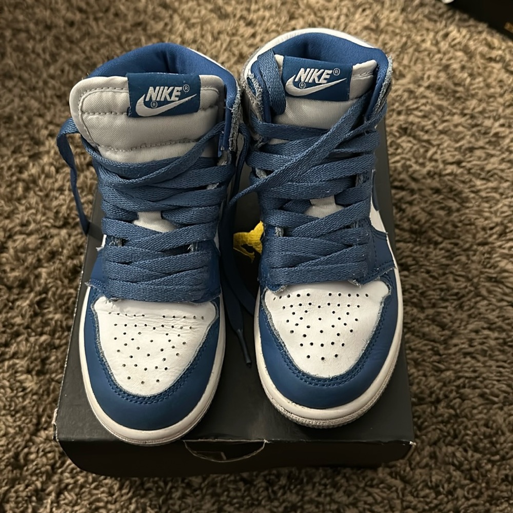 Jordan retro 1 blue and white preschool size 12c sneakers